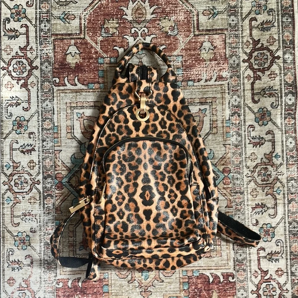 Leopard Print Backpack - Picture 1 of 2